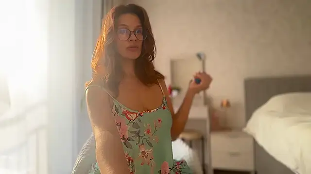 Snapshot of Butterfly-_ chatting on November 19, 4:23 am Butterfly- online show from November 19, 4:23 am