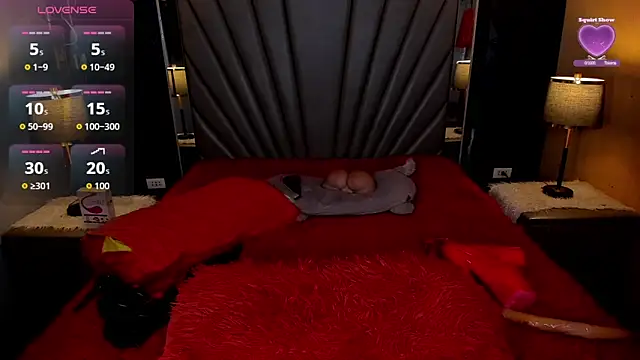 Snapshot of DevilishCharmXXX chatting on October 21, 12:33 am DevilishCharmXXX online show from October 21, 12:33 am