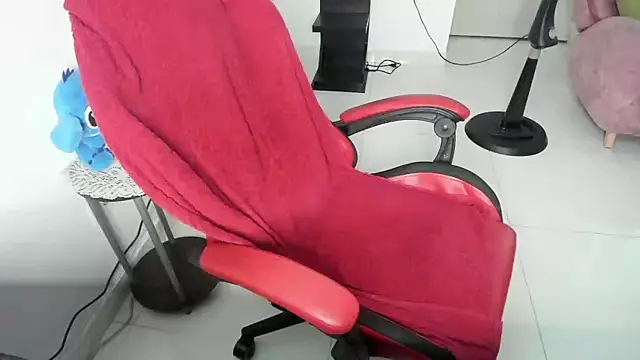 valery adams1 online show from February 10, 6:53 am