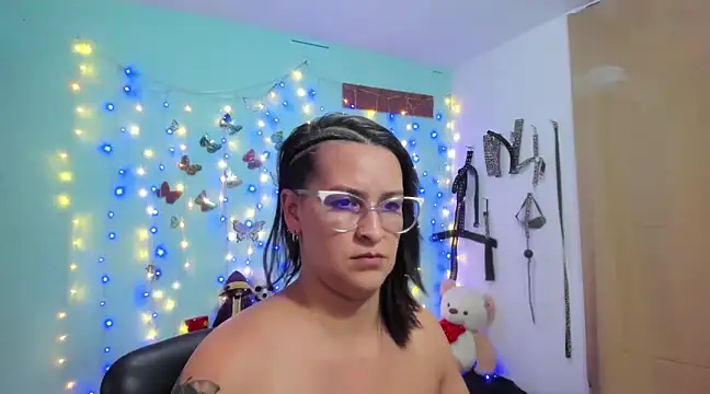 Britney taylor  online show from December 6, 5:53 am