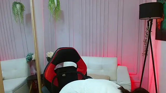 Britney taylor  online show from January 30, 9:25 pm