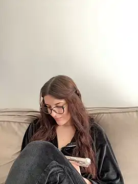 little belucci online show from January 17, 11:59 am