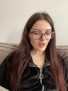 little belucci online show from January 29, 9:01 am