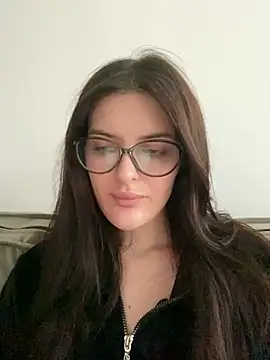 little belucci online show from February 3, 2:24 pm