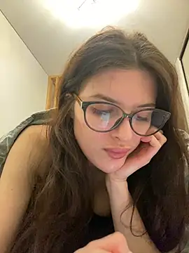 little belucci online show from February 12, 7:13 pm