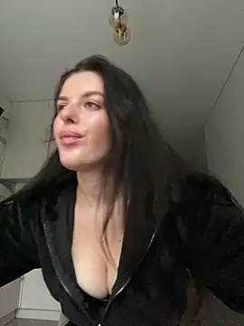 little belucci online show from December 14, 12:54 pm