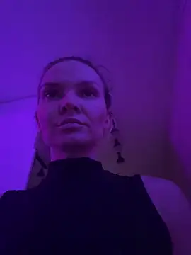  alleyesonme  online show from October 25, 3:29 pm