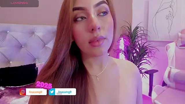 Snapshot of MaddyyLennon chatting on January 17, 1:35 pm MaddyyLennon online show from January 17, 1:35 pm