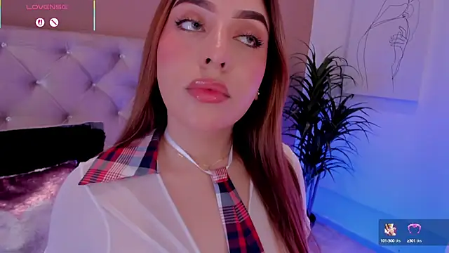 Snapshot of MaddyyLennon chatting on March 8, 2:40 pm MaddyyLennon online show from March 8, 2:40 pm