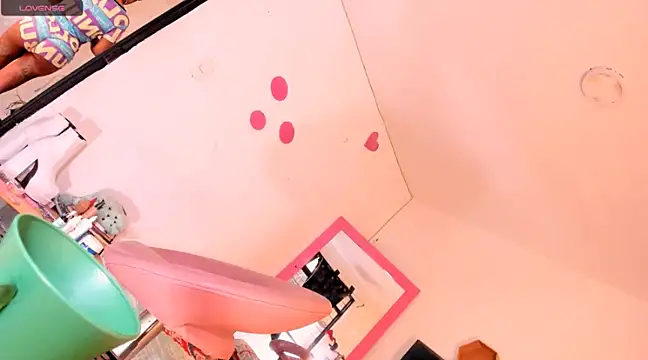 Snapshot of Sofia_waltonx chatting on February 24, 2:58 pm Sofia waltonx online show from February 24, 2:58 pm