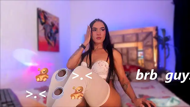 Snapshot of Sofia_waltonx chatting on May 20, 3:24 am Sofia waltonx online show from May 20, 3:24 am