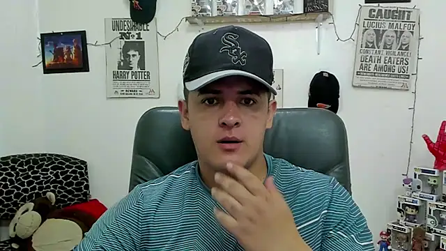 Snapshot of ney_22 chatting on February 10, 12:52 am ney 22 online show from February 10, 12:52 am