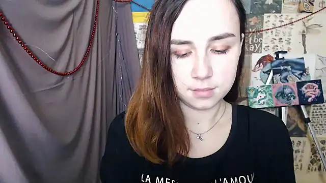 VeryVeryVeryShy  online show from December 23, 6:44 am