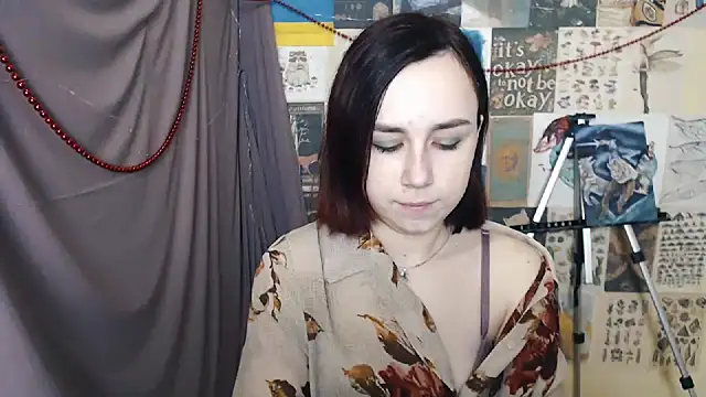 VeryVeryVeryShy  online show from January 5, 6:46 am