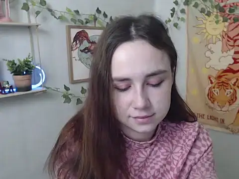 VeryVeryVeryShy  online show from April 6, 5:19 am