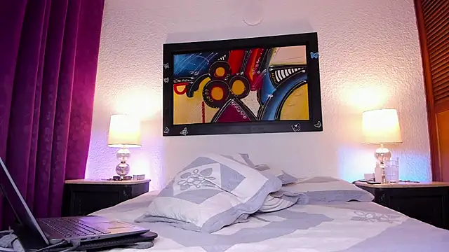 Snapshot of Zahra_Elena chatting on February 17, 6:04 pm Zahra Elena online show from February 17, 6:04 pm