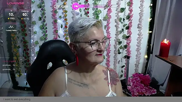 Snapshot of bety-cum2 chatting on December 10, 9:33 am bety-cum2 online show from December 10, 9:33 am