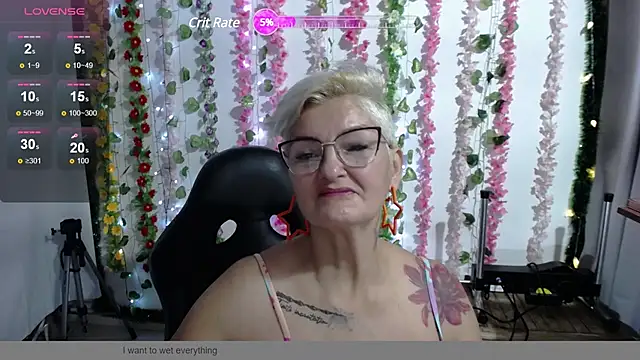 Snapshot of bety-cum2 chatting on December 15, 10:07 am bety-cum2 online show from December 15, 10:07 am