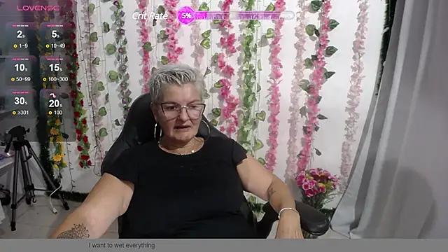 Snapshot of bety-cum2 chatting on January 14, 10:23 pm bety-cum2 online show from January 14, 10:23 pm