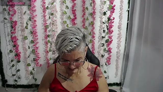 Snapshot of bety-cum2 chatting on February 4, 1:38 pm bety-cum2 online show from February 4, 1:38 pm