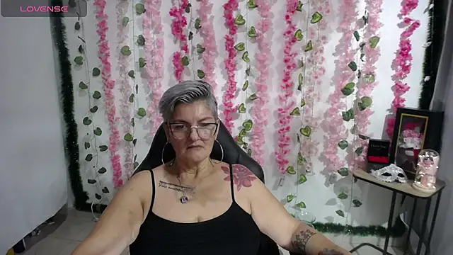 Snapshot of bety-cum2 chatting on February 28, 9:23 pm bety-cum2 online show from February 28, 9:23 pm