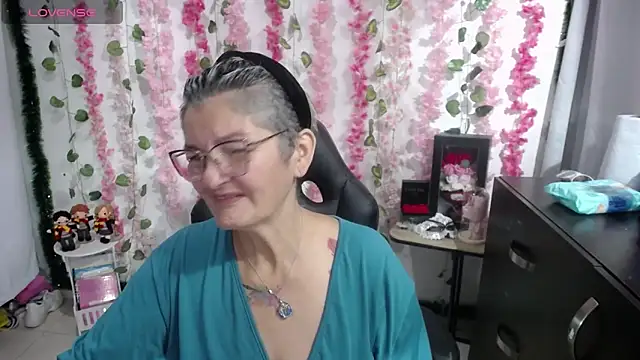 Snapshot of bety-cum2 chatting on March 22, 11:00 am bety-cum2 online show from March 22, 11:00 am