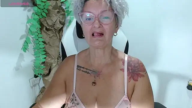 bety-cum2 online show from April 21, 10:45 pm