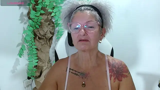 bety-cum2 online show from April 22, 11:50 pm