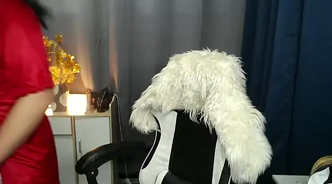 Snapshot of Ur_Fantastic_Lina chatting on February 10, 11:04 am Ur Fantastic Lina online show from February 10, 11:04 am