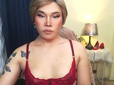 Snapshot of Ur_Fantastic_Lina chatting on December 1, 4:01 pm Ur Fantastic Lina online show from December 1, 4:01 pm