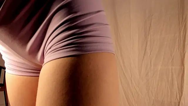 Snapshot of hee_jeen chatting on February 7, 1:47 am hee jeen online show from February 7, 1:47 am