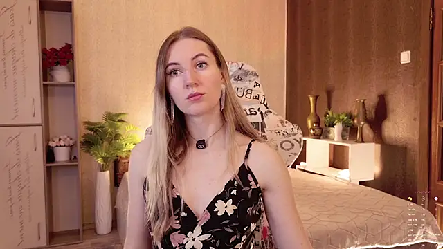Snapshot of Hello_Lisha chatting on May 4, 8:32 am Hello Lisha online show from May 4, 8:32 am