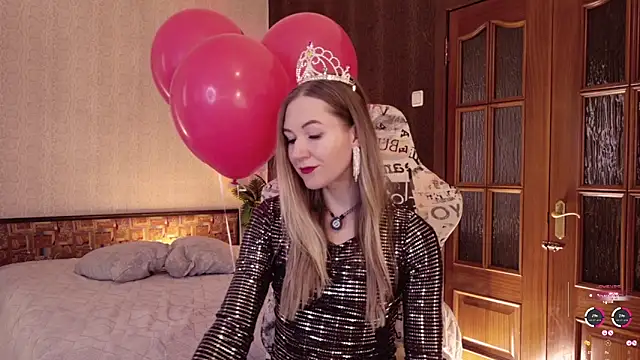 Snapshot of Hello_Lisha chatting on June 5, 8:42 am Hello Lisha online show from June 5, 8:42 am