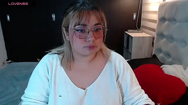 yini angel online show from May 20, 2:51 am