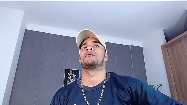 Bigcock 21cm  online show from March 14, 8:17 pm