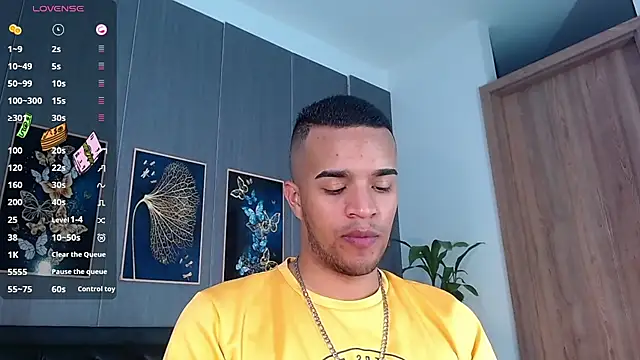 Bigcock 21cm  online show from March 19, 7:49 pm