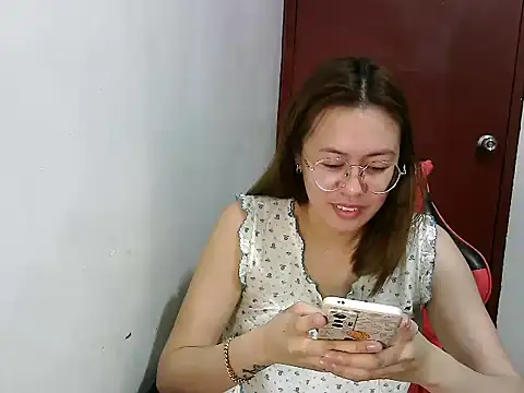 Snapshot of crizzybel chatting on January 15, 9:51 pm crizzybel online show from January 15, 9:51 pm