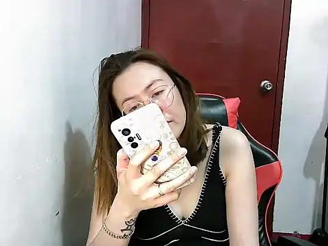 Snapshot of crizzybel chatting on January 19, 1:22 pm crizzybel online show from January 19, 1:22 pm