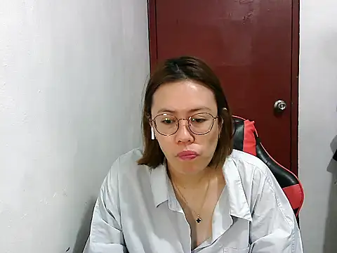 Snapshot of crizzybel chatting on February 11, 4:35 pm crizzybel online show from February 11, 4:35 pm