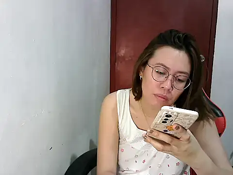 Snapshot of crizzybel chatting on February 15, 9:15 pm crizzybel online show from February 15, 9:15 pm