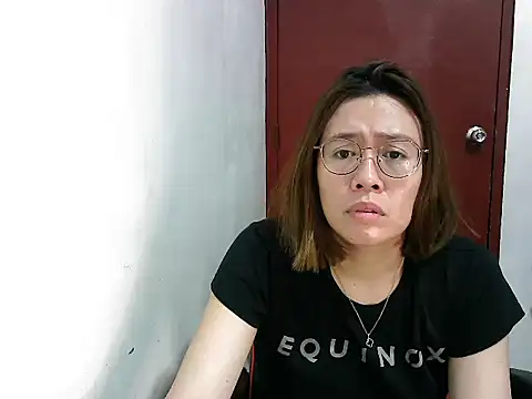 Snapshot of crizzybel chatting on February 17, 10:47 pm crizzybel online show from February 17, 10:47 pm