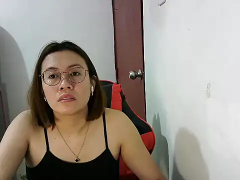 Snapshot of crizzybel chatting on February 28, 4:10 am crizzybel online show from February 28, 4:10 am