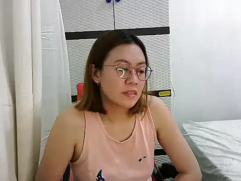 Snapshot of crizzybel chatting on March 18, 4:37 pm crizzybel online show from March 18, 4:37 pm