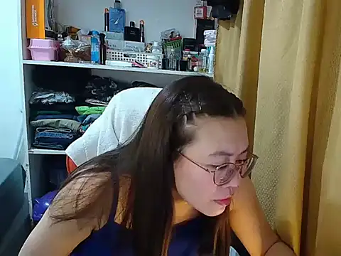 crizzybel online show from December 18, 2:23 pm