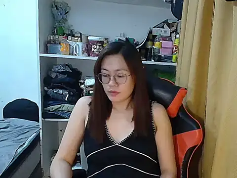 crizzybel online show from April 26, 5:43 pm