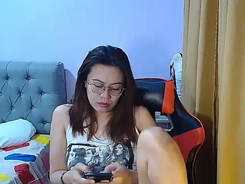 Snapshot of crizzybel chatting on May 25, 2:17 am crizzybel online show from May 25, 2:17 am