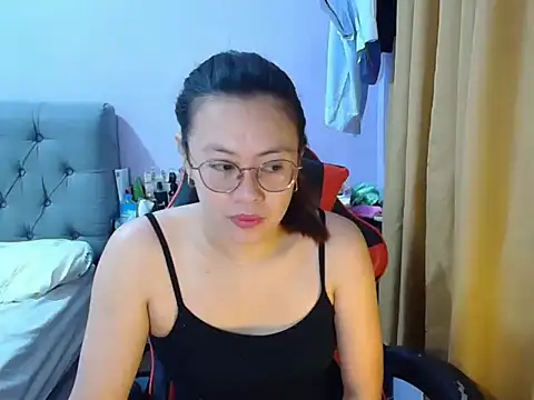 Snapshot of crizzybel chatting on June 11, 8:18 pm crizzybel online show from June 11, 8:18 pm