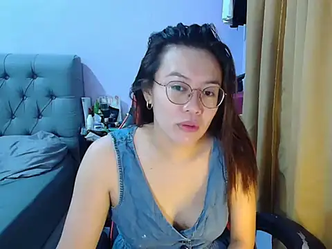 Snapshot of crizzybel chatting on June 17, 9:05 pm crizzybel online show from June 17, 9:05 pm
