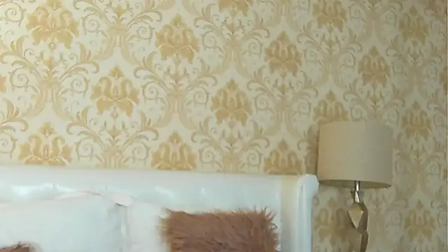 Snapshot of GiannaElliss chatting on January 14, 3:43 am GiannaElliss online show from January 14, 3:43 am