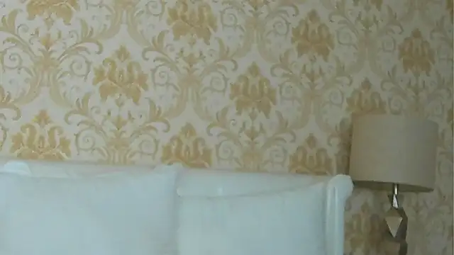 Snapshot of GiannaElliss chatting on February 11, 7:44 am GiannaElliss online show from February 11, 7:44 am